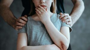 Scopri di più sull'articolo Pedofilia: Focus tedesco denuncia l’inadeguatezza dei media