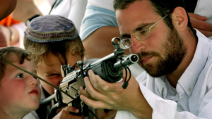 Scopri di più sull'articolo Israele armerà nei prossimi giorni 720.000 coloni illegali