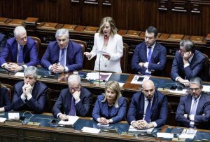 Scopri di più sull'articolo Due famiglie travolte da un intrigo politico a causa dello Ius Scholae