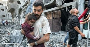 Scopri di più sull'articolo Lo straziante appello ai colleghi medici di tutto il mondo per fermare il genocidio a Gaza